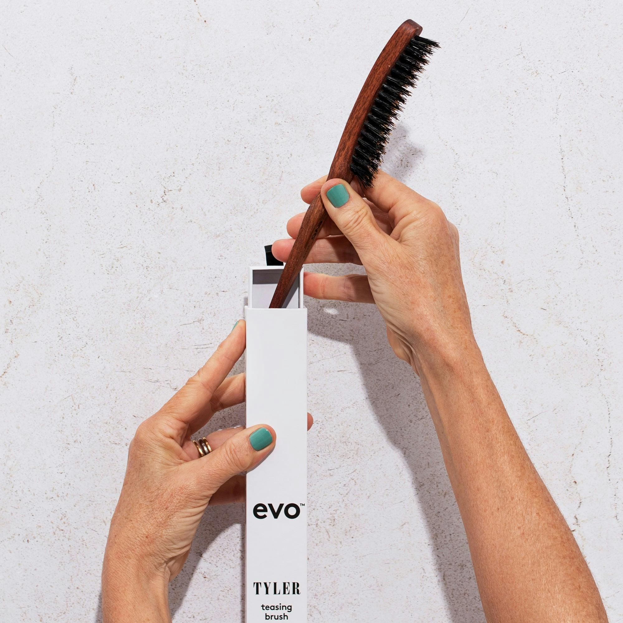 Evo Tyler Natural Bristle Teasing Brush